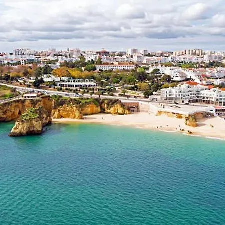Apartment Relax&unwind : Pool, Garden, Beach&city
