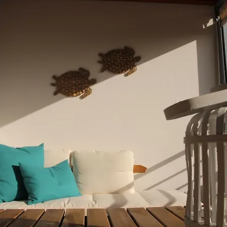 Relax&unwind : Pool, Garden, Beach&city