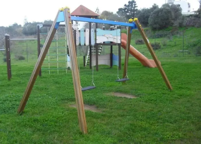 Relax And Unwind : Pool, Garden, & Lagos