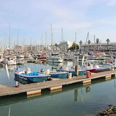 Relax And Unwind : Pool, Garden, & Lejlighed *