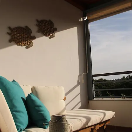 Relax And Unwind : Pool, Garden, & Lagos