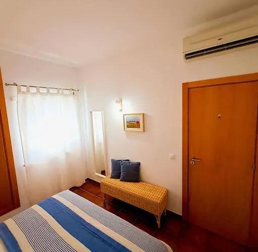 Relax And Unwind : Pool, Garden, & דירה