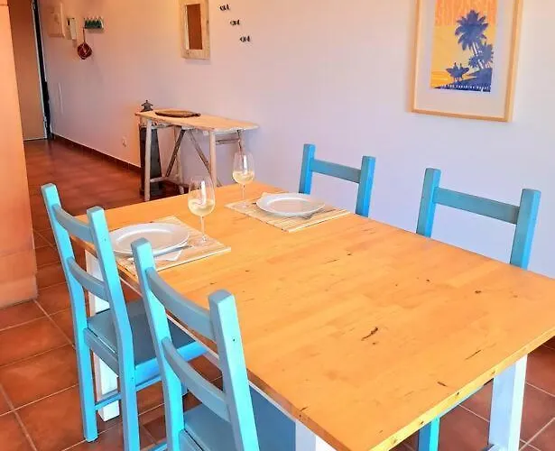 דירה Relax And Unwind : Pool, Garden, & לאגוּ‏ש