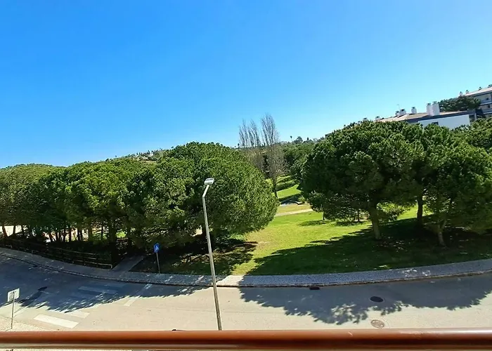 דירה Relax And Unwind : Pool, Garden, & לאגוּ‏ש